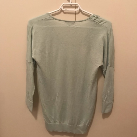 ⭐️4/$20⭐️Gap Sweater Size XS - Picture 3 of 3